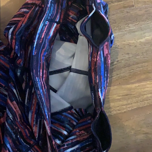 Lululemon Striped Cropped Leggings - Picture 5 of 7